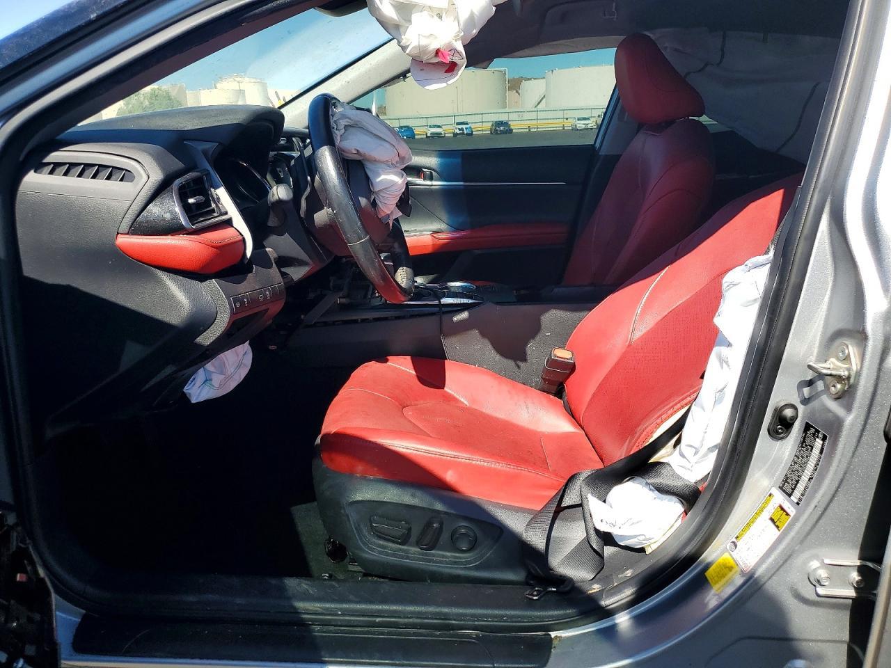 2019 Toyota Camry Xse - zdjęcie 7