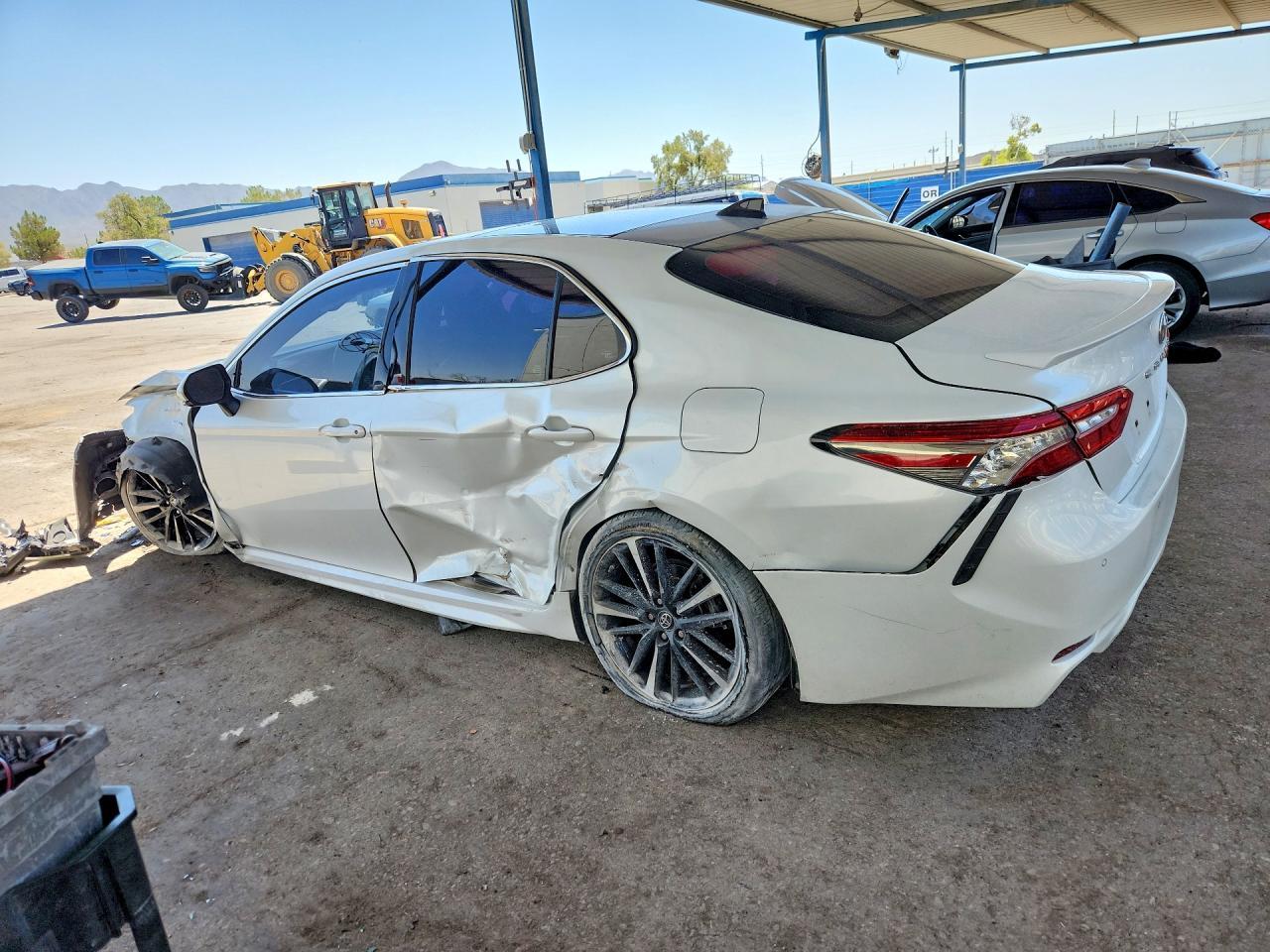 2018 Toyota Camry Xse - zdjęcie 2