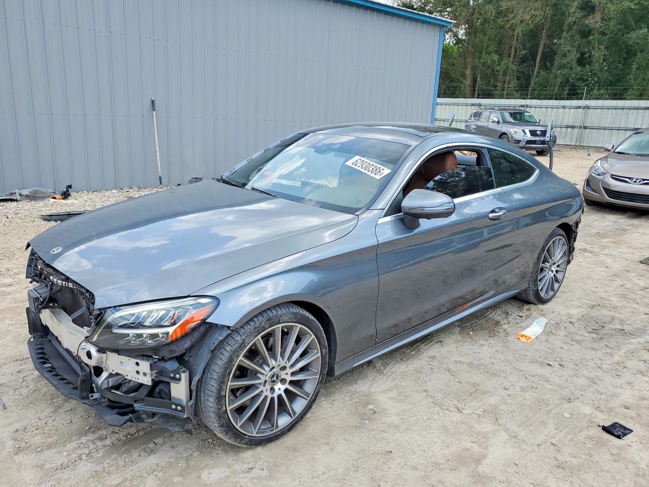 2021 Mercedes-Benz C 300 - zdjęcie główne