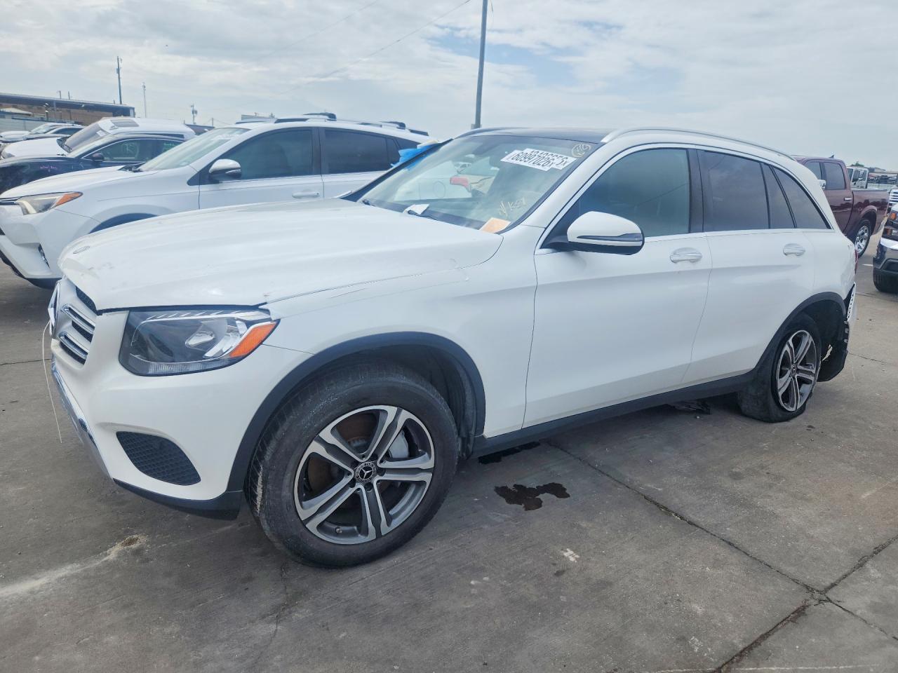 2017 Mercedes-Benz Glc 300 - zdjęcie główne