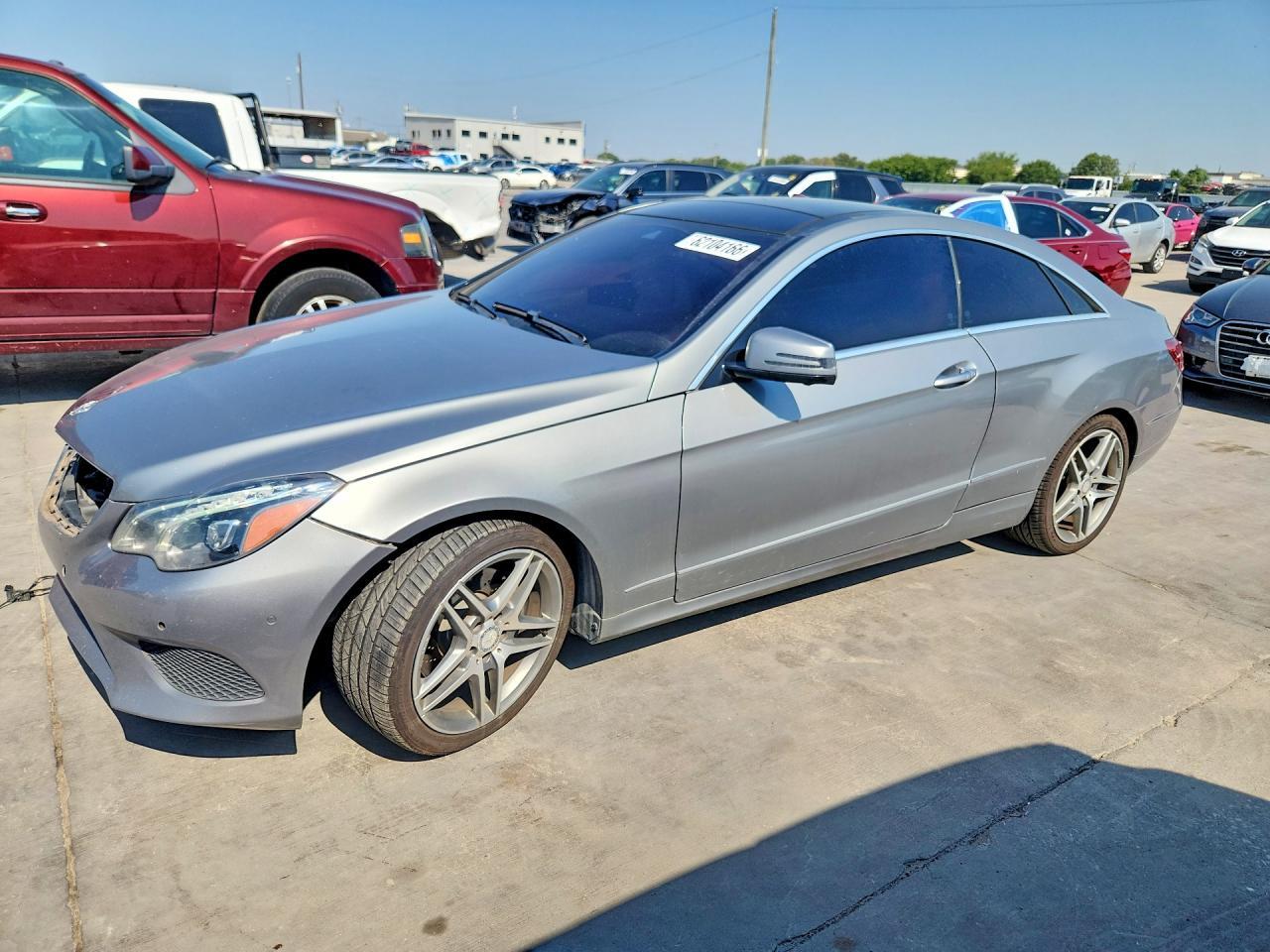 2015 Mercedes-Benz E 400 - zdjęcie główne
