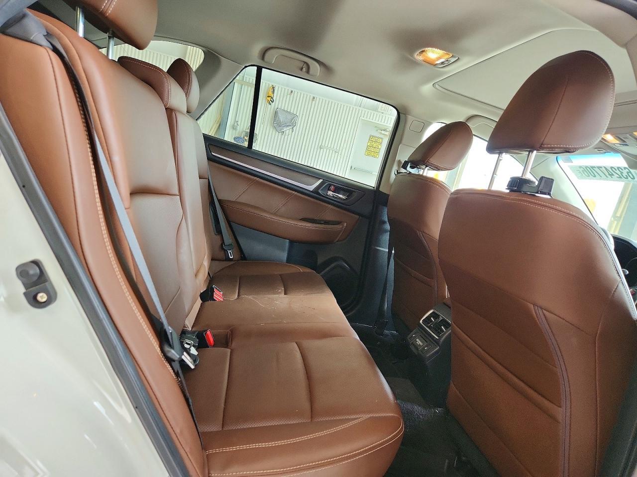 2018 Subaru Outback Touring - zdjęcie 10