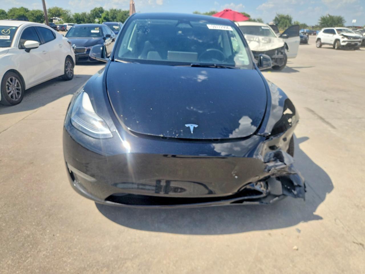 2025 Tesla Model Y - zdjęcie 5