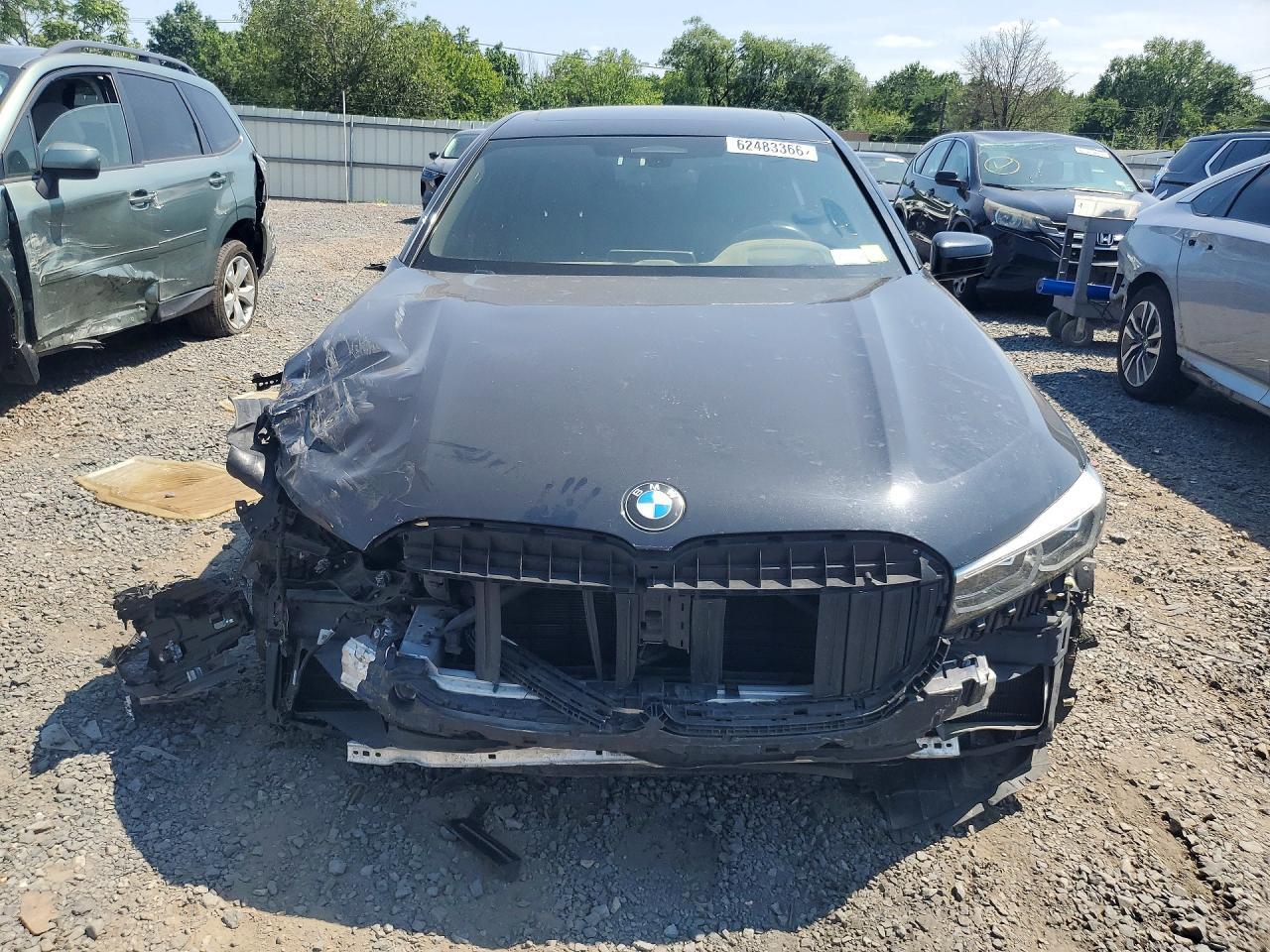 2021 BMW Seria 7 750i - zdjęcie 5