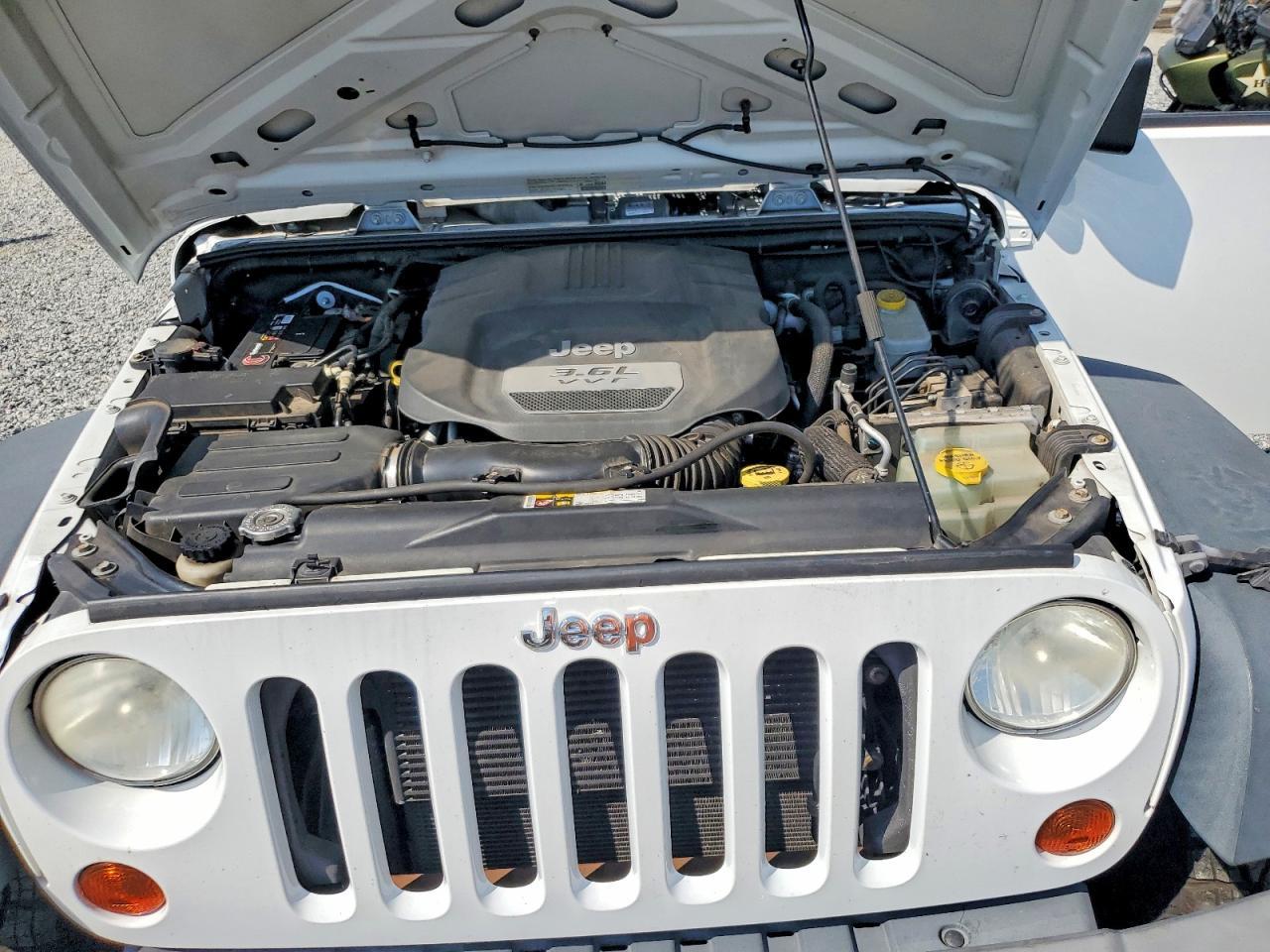 2013 Jeep Wrangler - zdjęcie 12