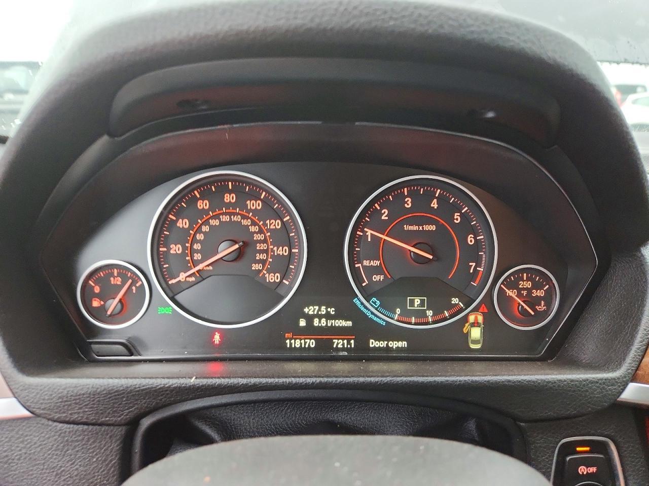 2018 BMW Seria 3 330i - zdjęcie 9