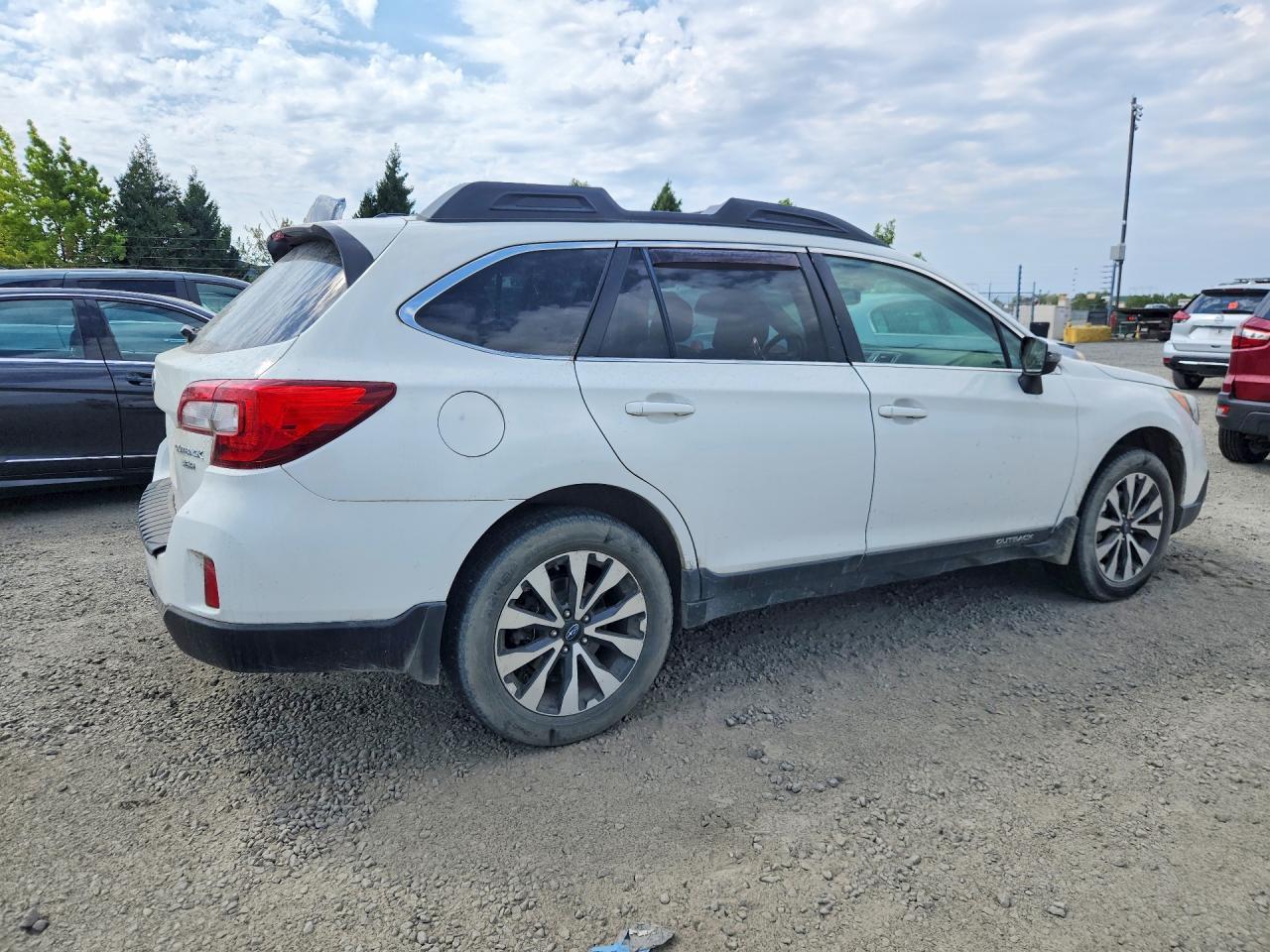 2015 Subaru Outback 3.6R Limited - zdjęcie 3