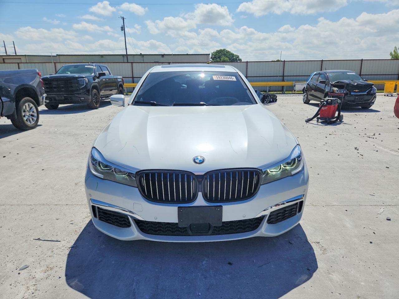 2019 BMW Seria 7 740i - zdjęcie 5
