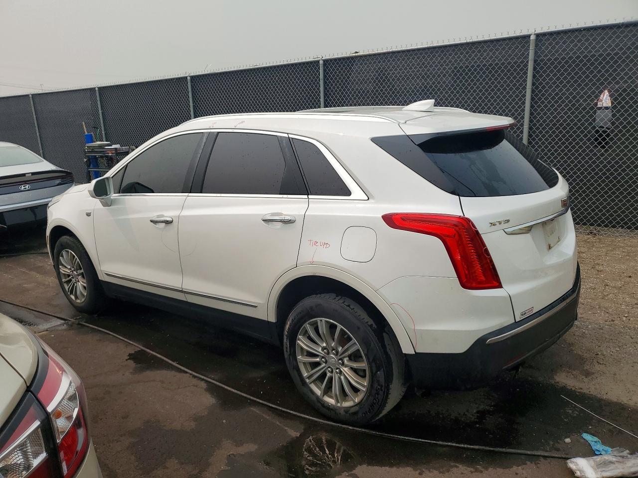 2017 Cadillac Xt5 Luxury - zdjęcie 2
