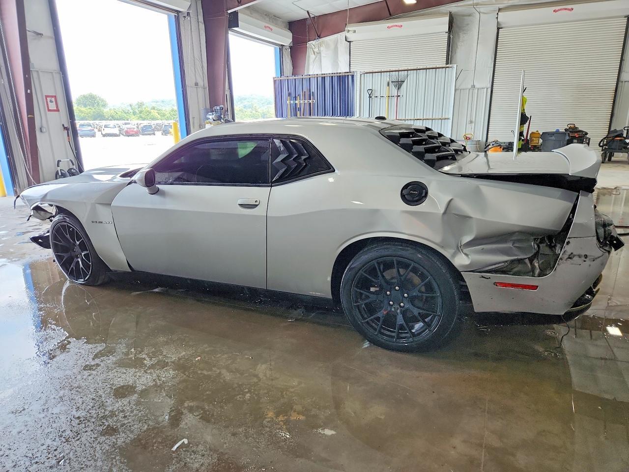 2021 Dodge Challenger R/T - zdjęcie 2