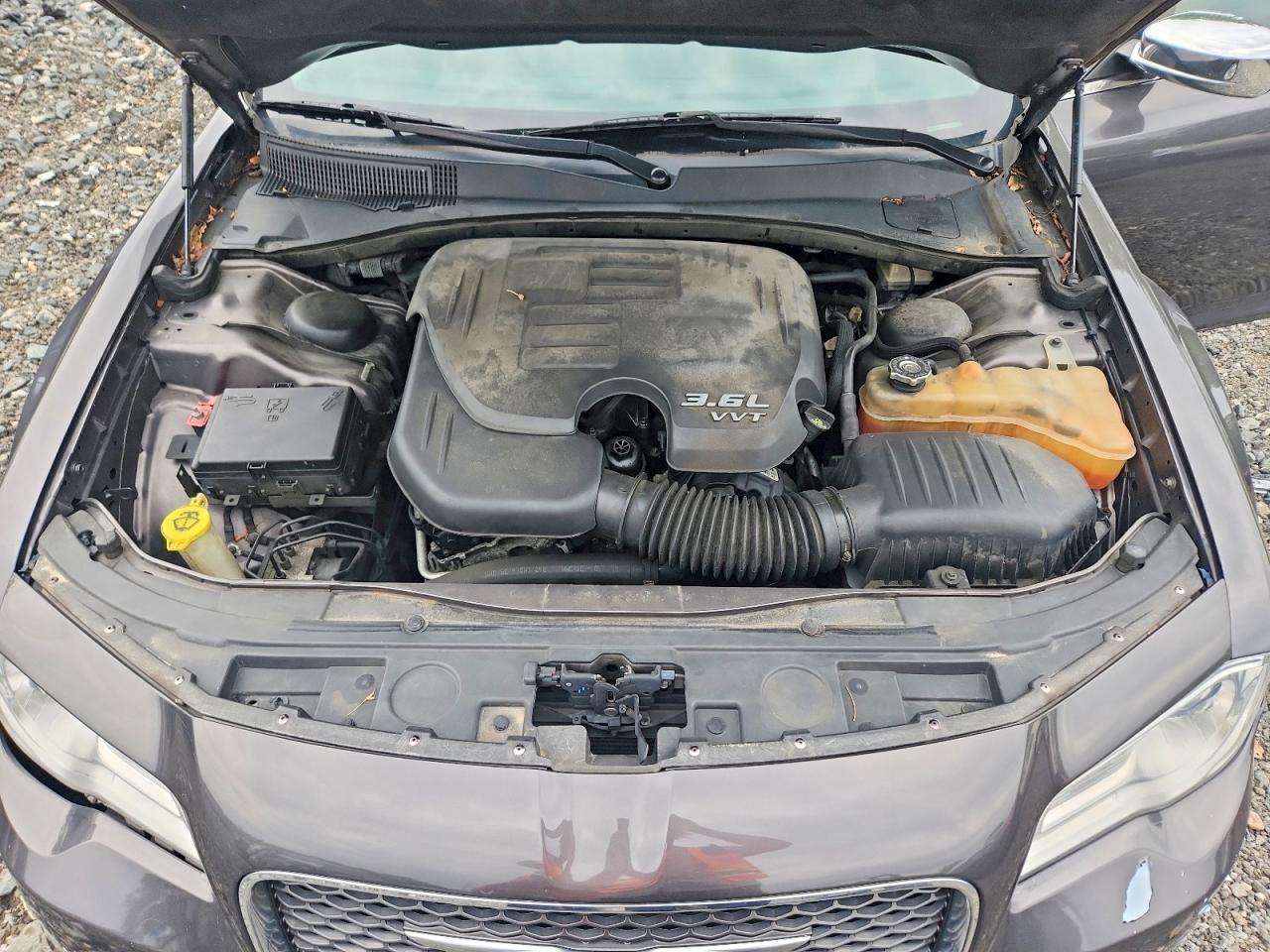 2016 Chrysler 300C - zdjęcie 11