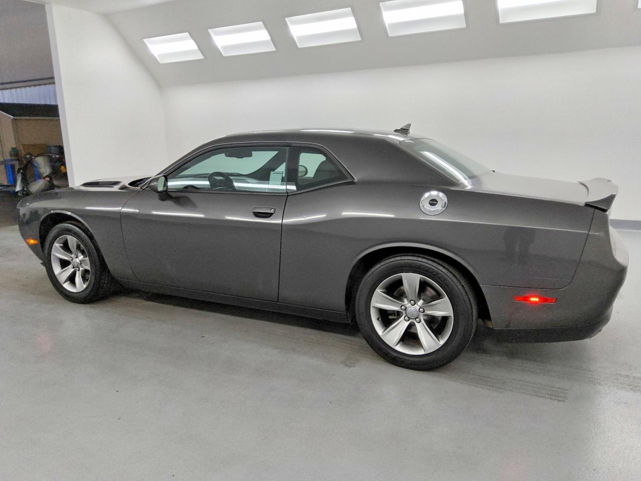 2020 Dodge Challenger Sxt - zdjęcie 2