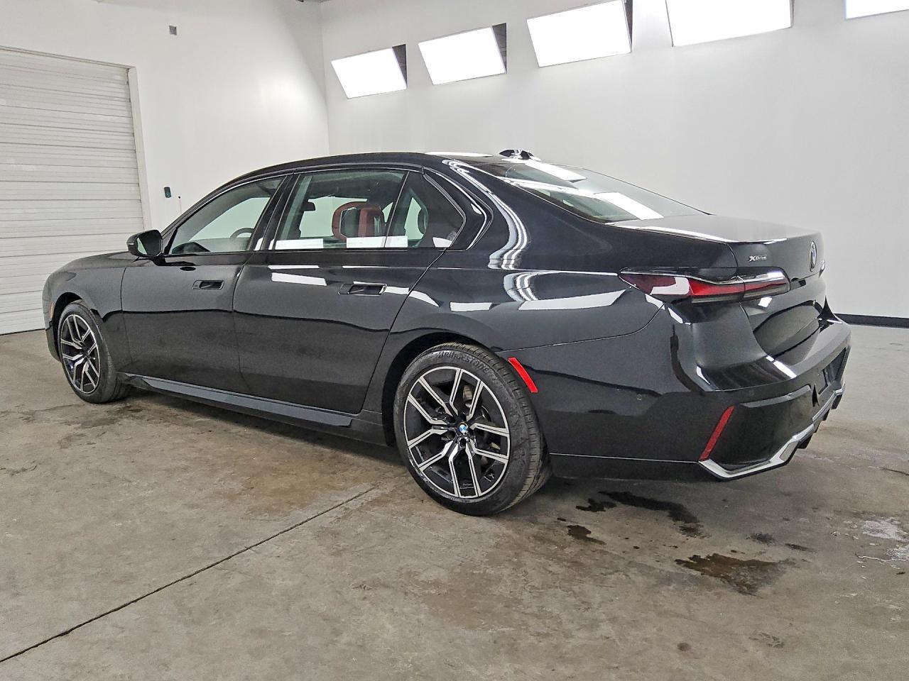 2026 BMW Seria 7 740i - zdjęcie 2