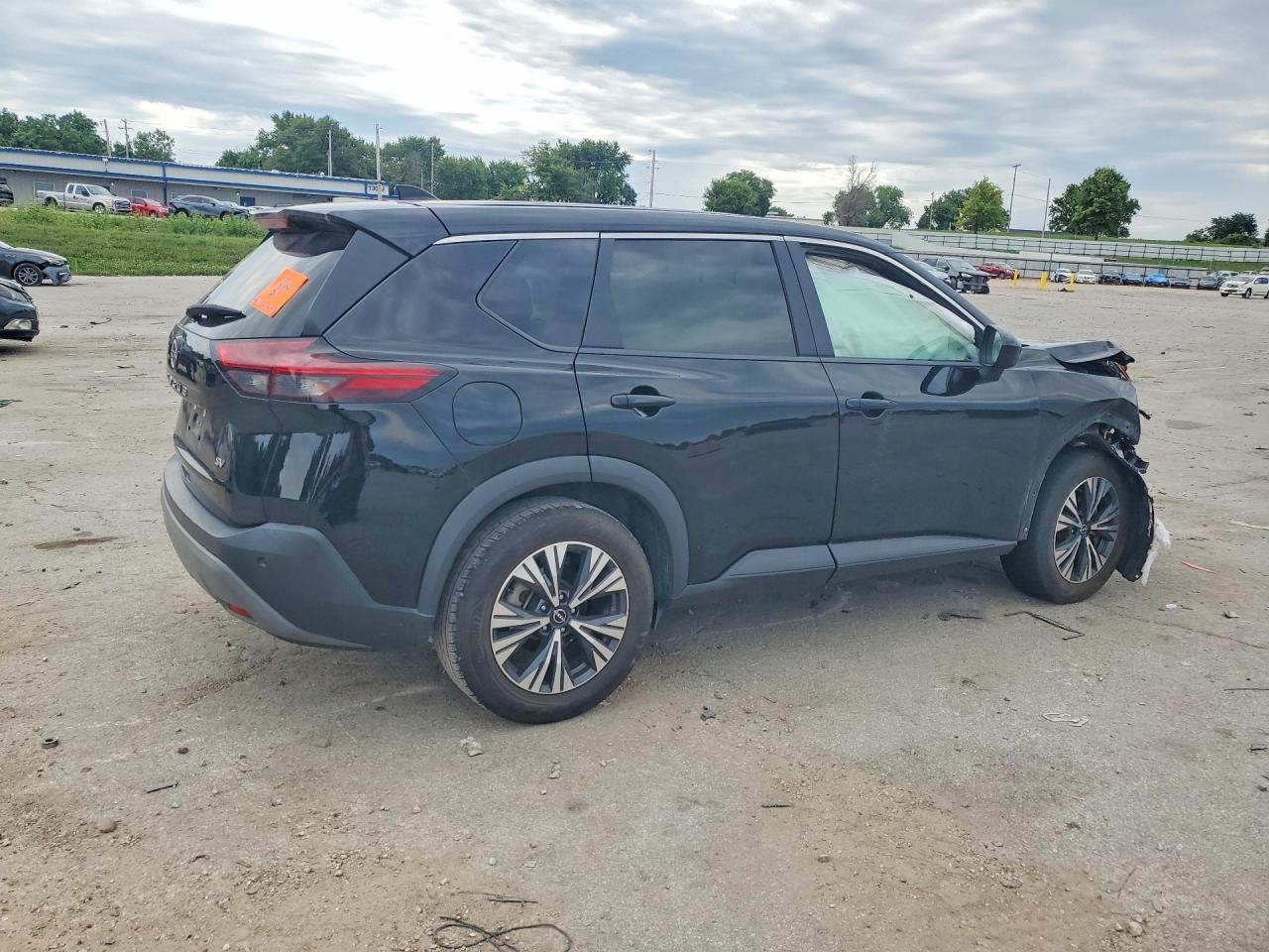 2023 Nissan Rogue Sv - zdjęcie 3