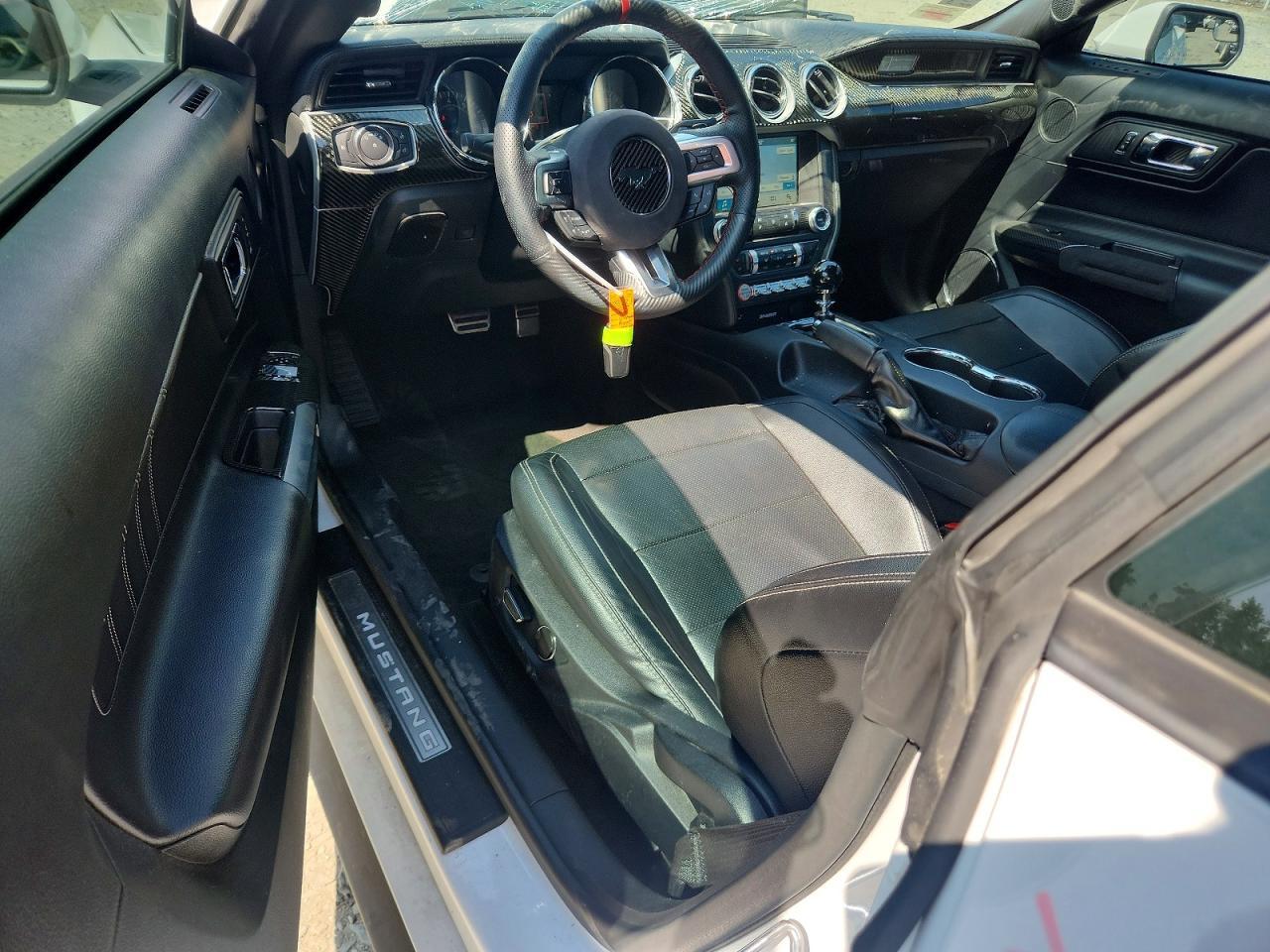 2017 Ford Mustang - zdjęcie 8