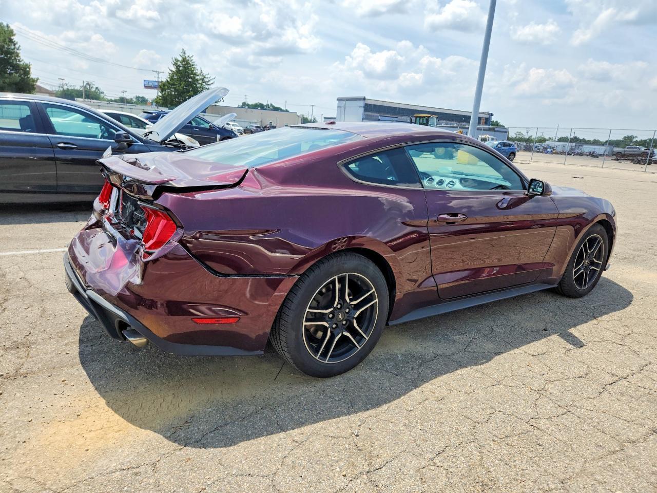 2018 Ford Mustang - zdjęcie 3