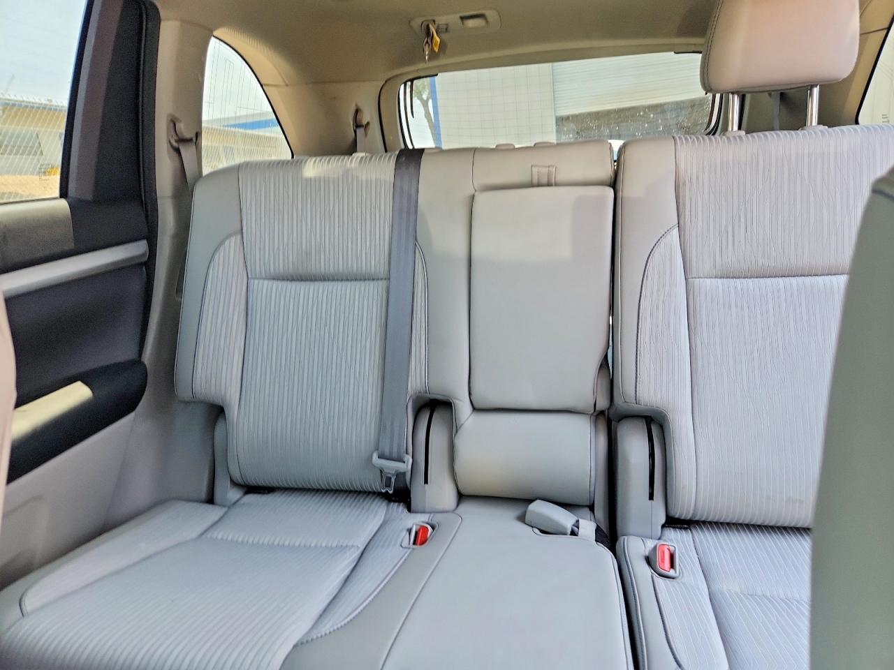 2017 Toyota Highlander Le Plus - zdjęcie 10