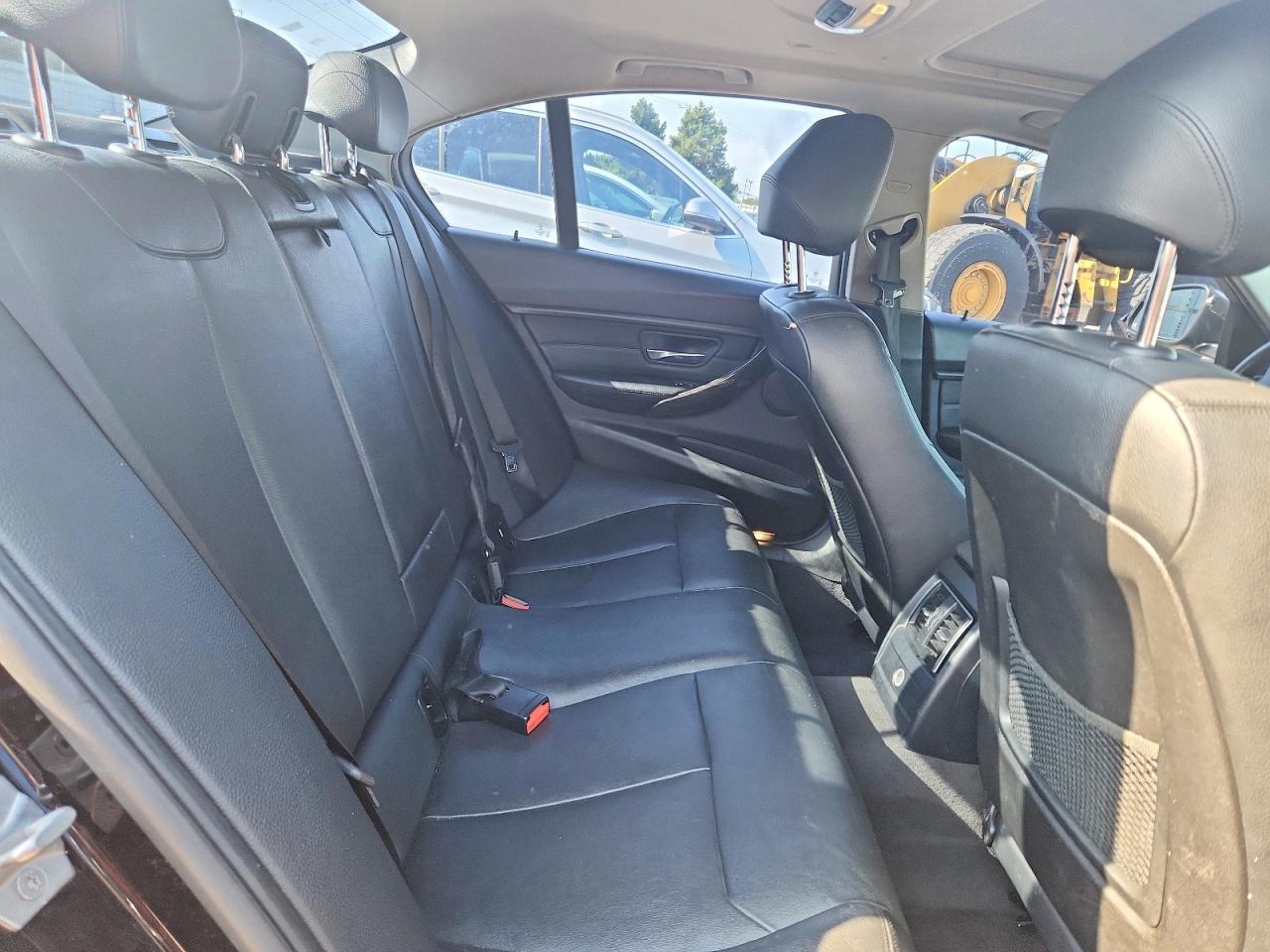 2018 BMW 320 Xi - zdjęcie 10