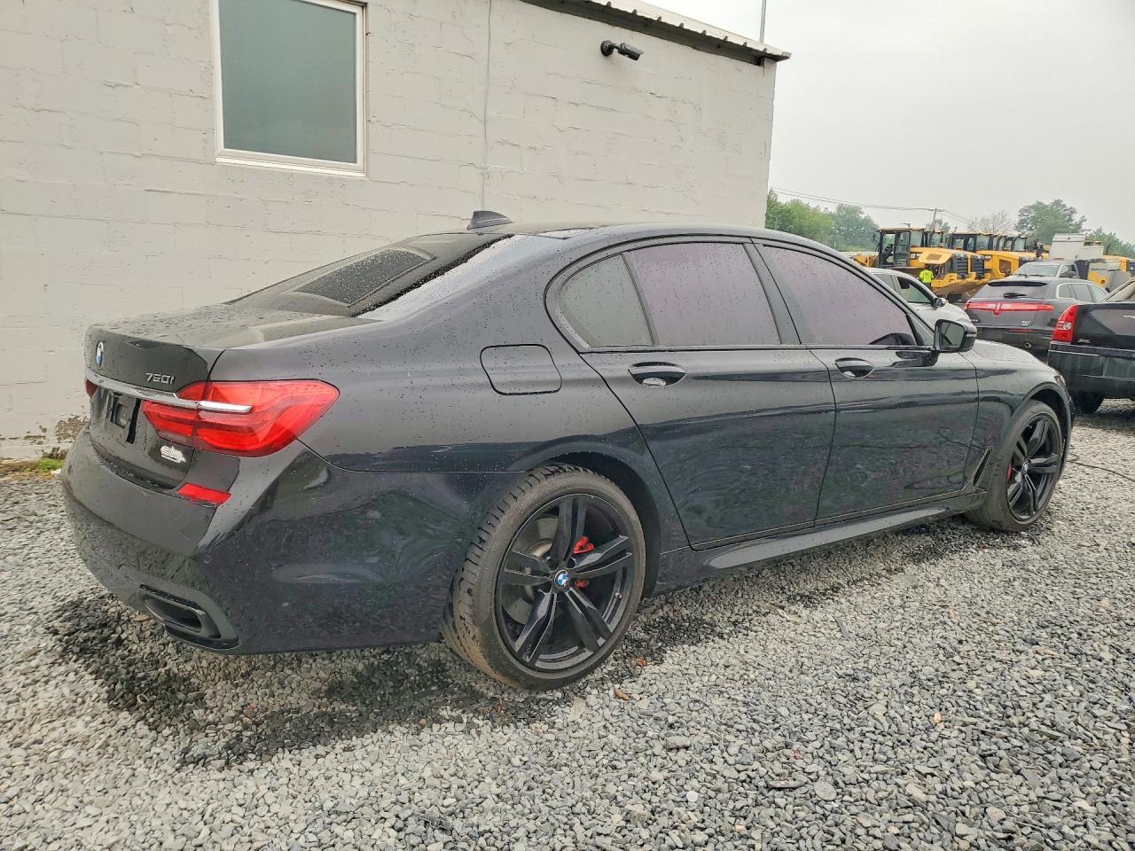 2016 BMW 750 Xi - zdjęcie 3