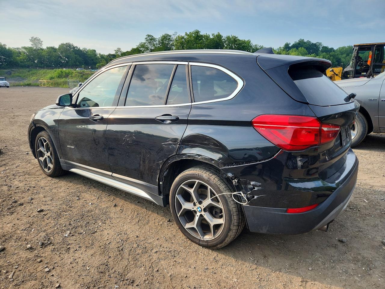 2018 BMW X1 xDrive28I - zdjęcie 2