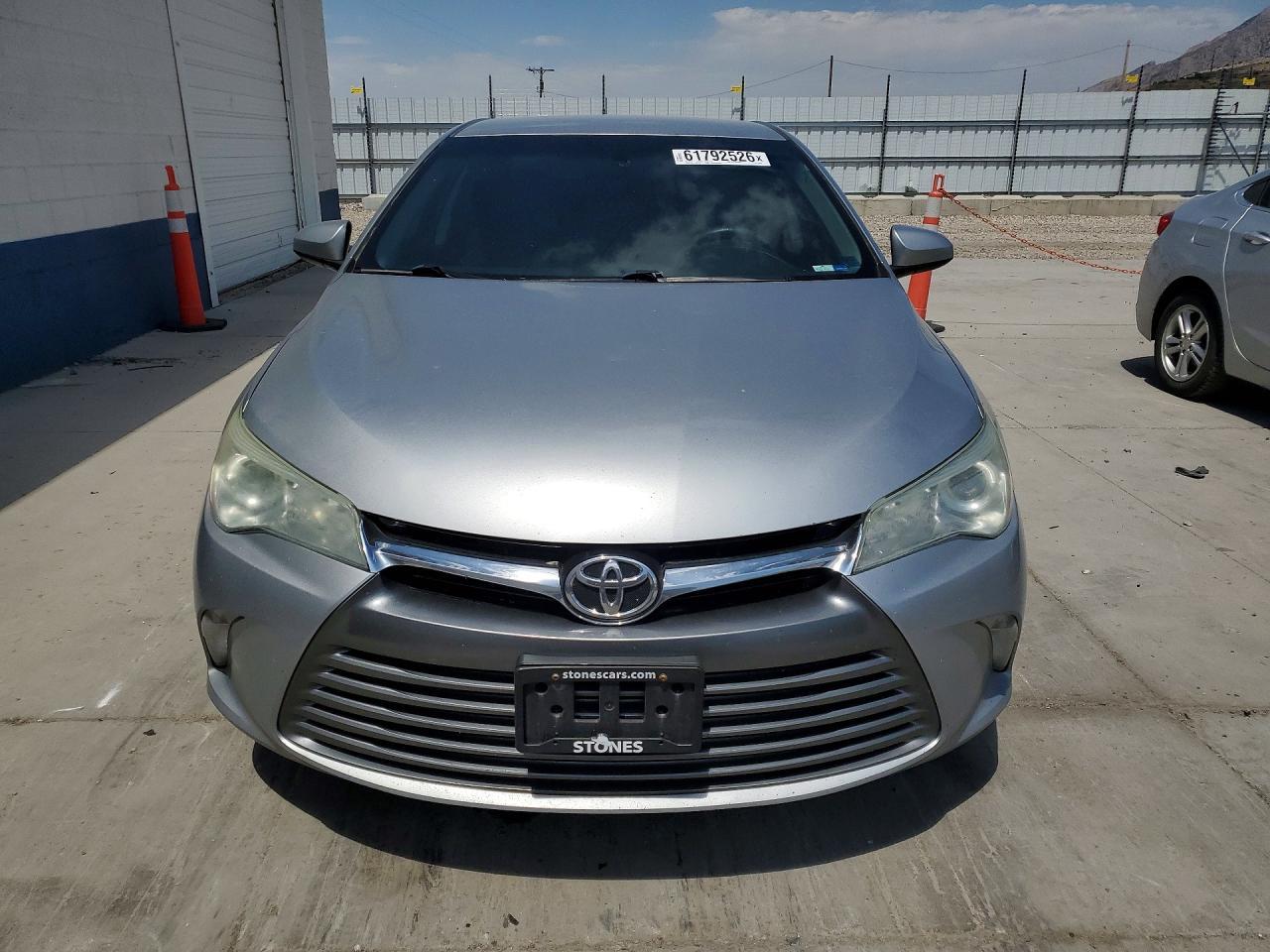 2017 Toyota Camry Le - zdjęcie 5