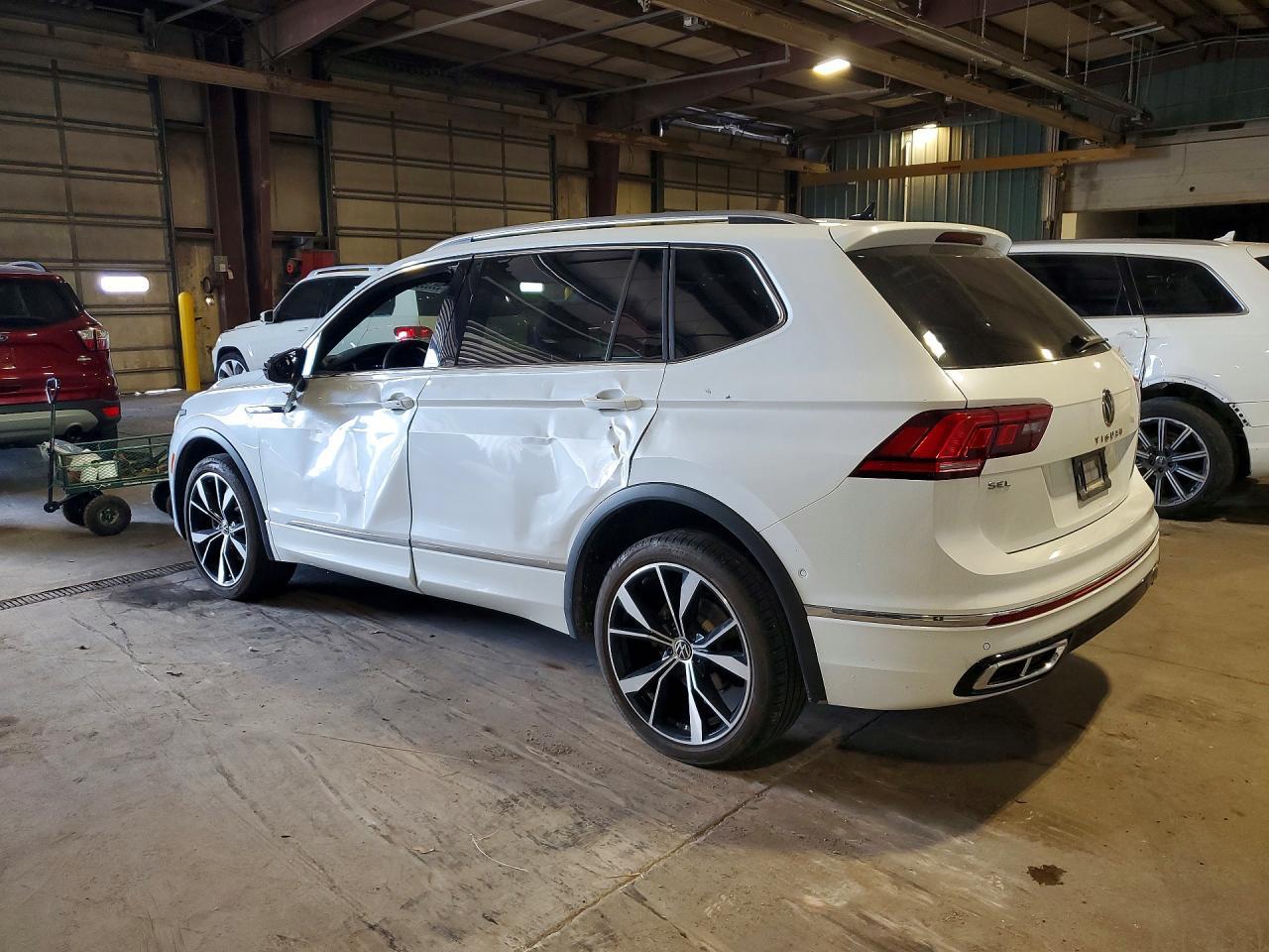 2023 Volkswagen Tiguan Sel R-Line Black - zdjęcie 2