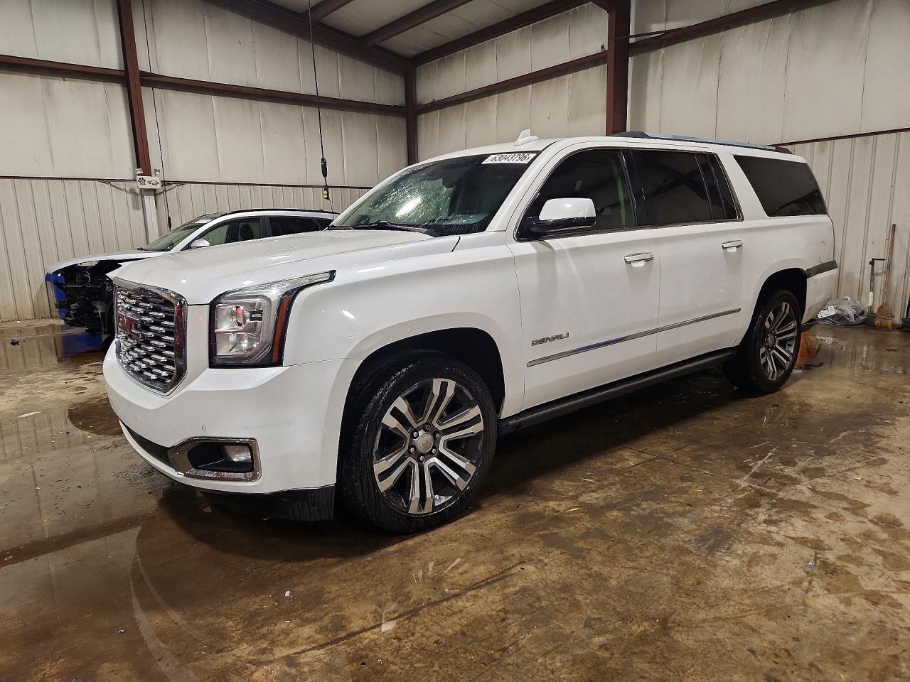 2018 GMC Yukon Xl Denali - zdjęcie główne