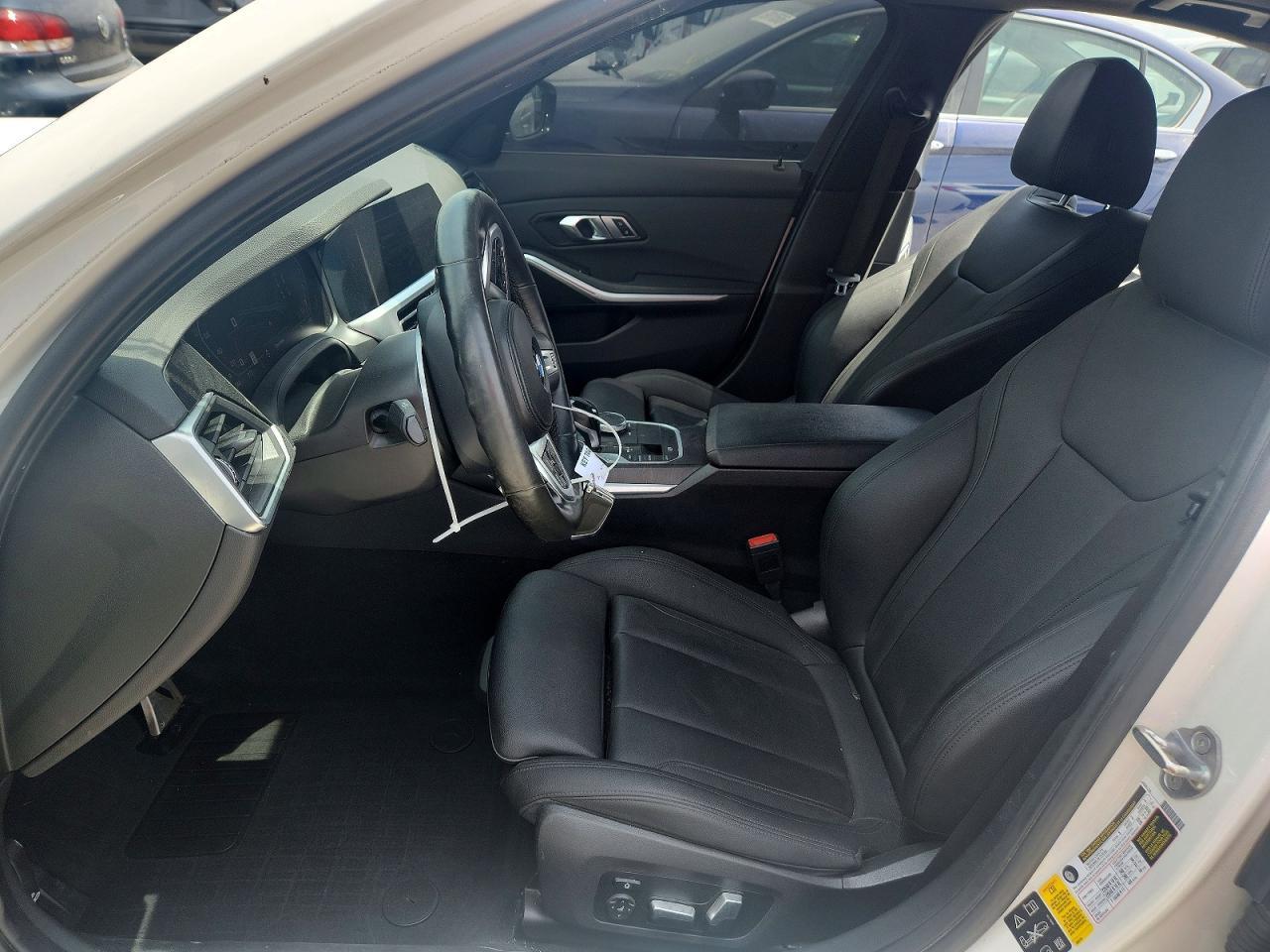 2020 BMW Seria 3 330i - zdjęcie 7