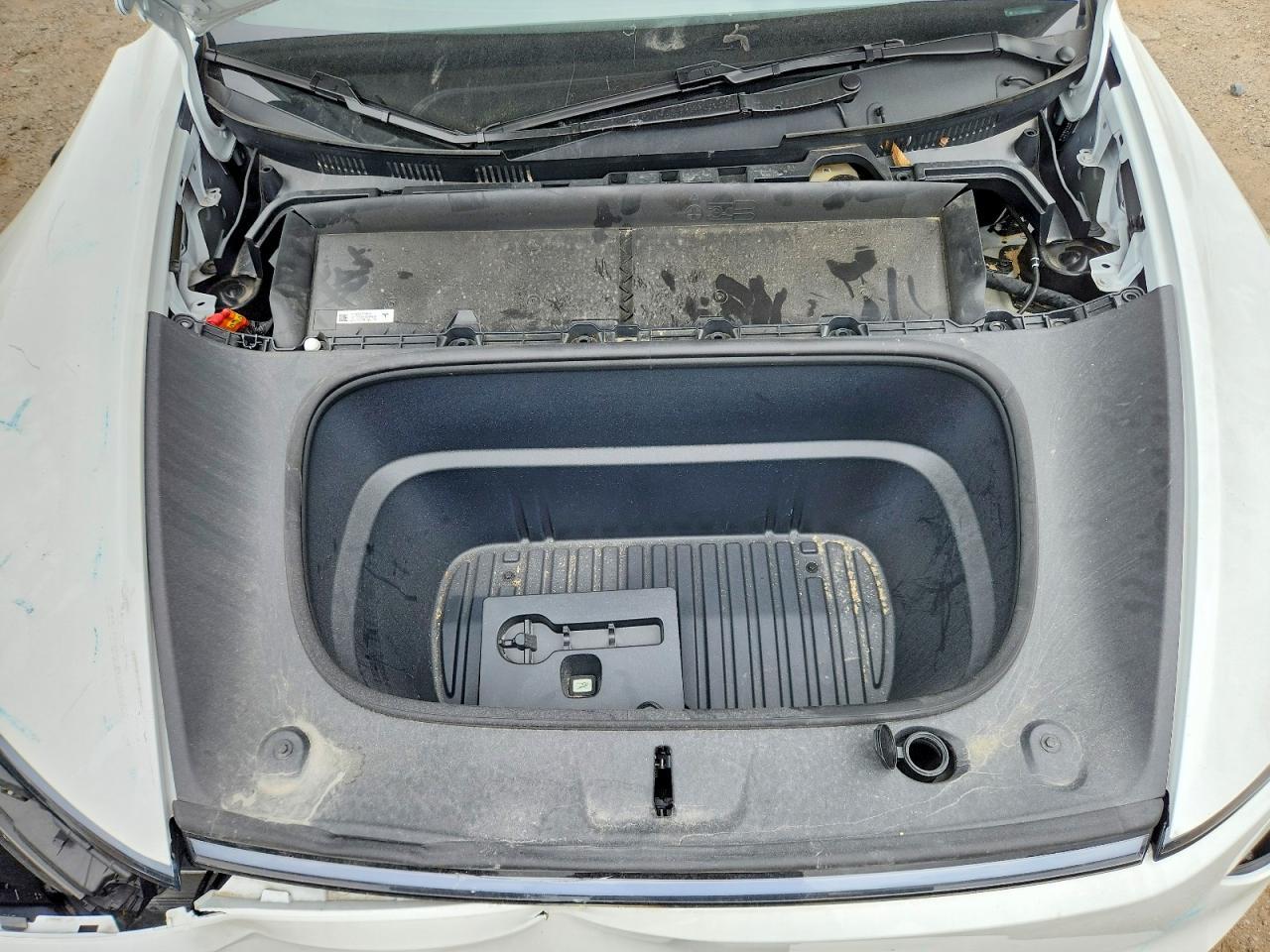 2026 Tesla Model Y - zdjęcie 11