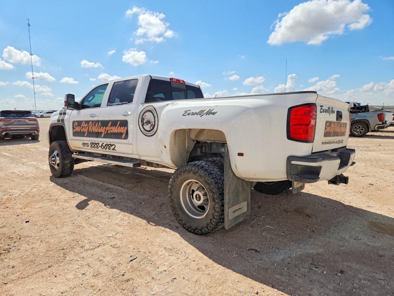 2015 GMC Sierra K3500 Denali - zdjęcie 2