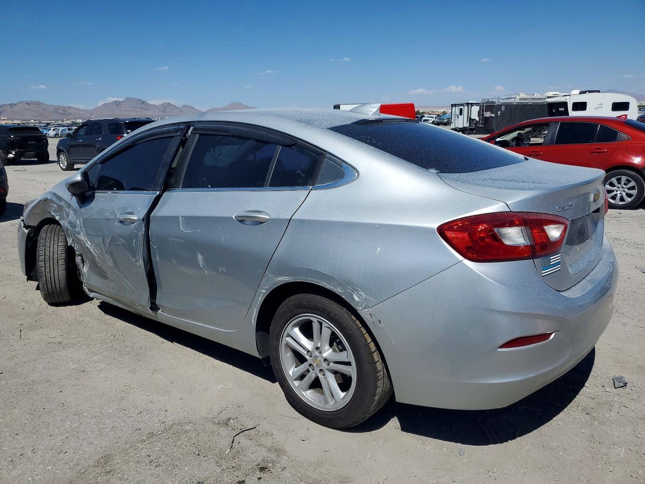 2018 Chevrolet Cruze Lt - zdjęcie 2