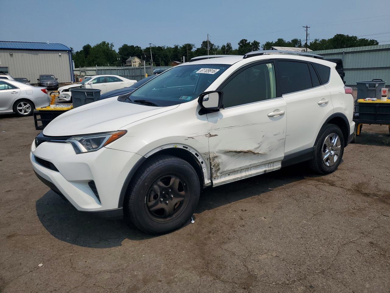 2018 Toyota Rav4 Le - zdjęcie główne