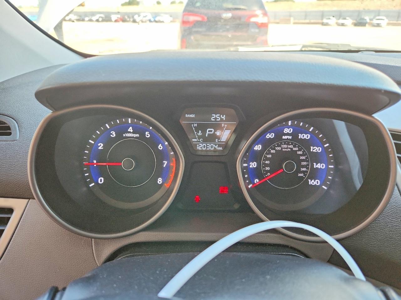 2014 Hyundai Elantra - zdjęcie 9
