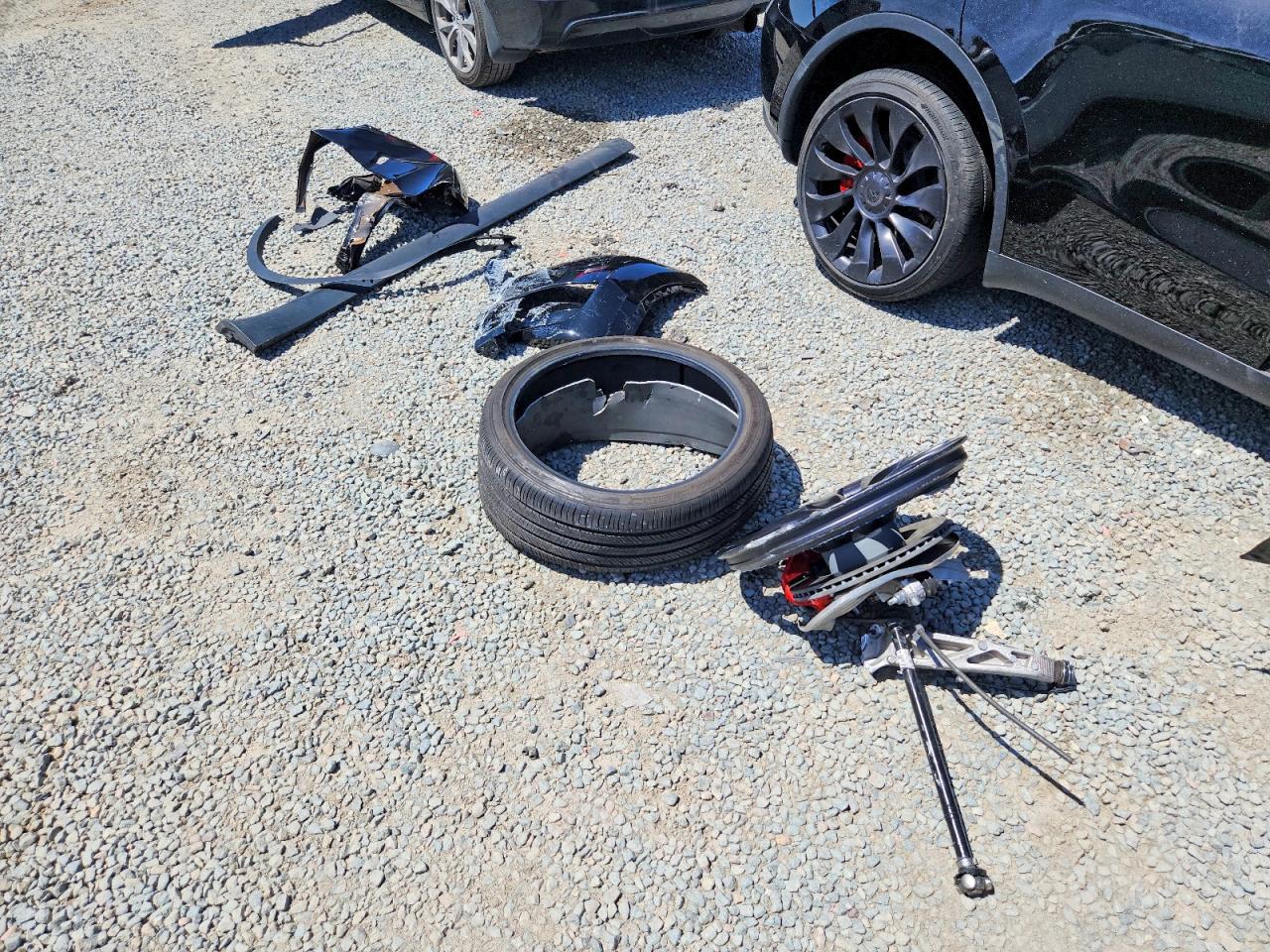 2025 Tesla Model Y - zdjęcie 13