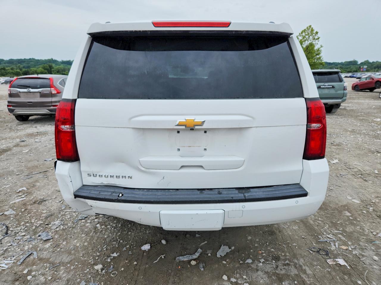 2015 Chevrolet Suburban K1500 Lt - zdjęcie 6