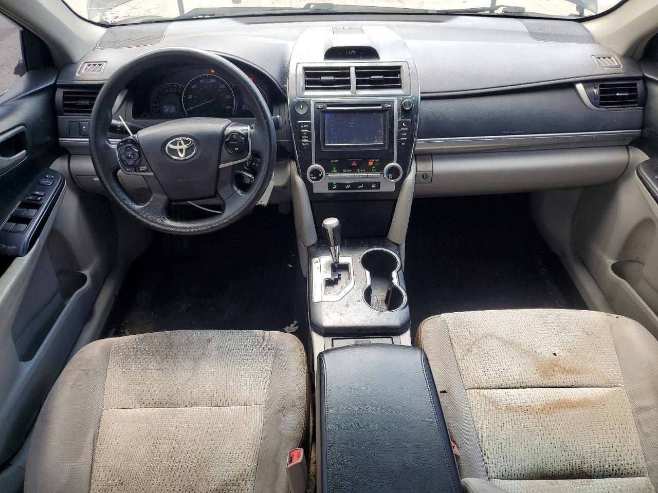 2014 Toyota Camry Le - zdjęcie 8