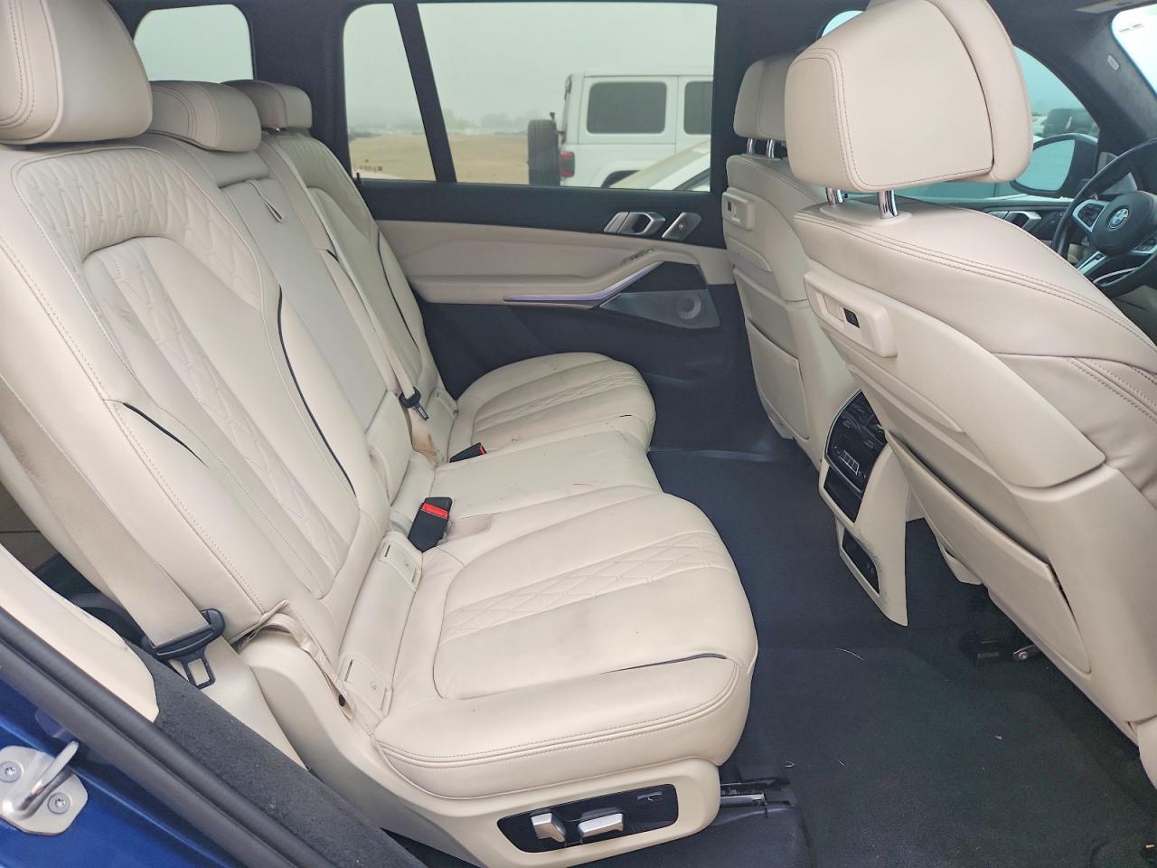 2021 BMW X7 M50I - zdjęcie 10