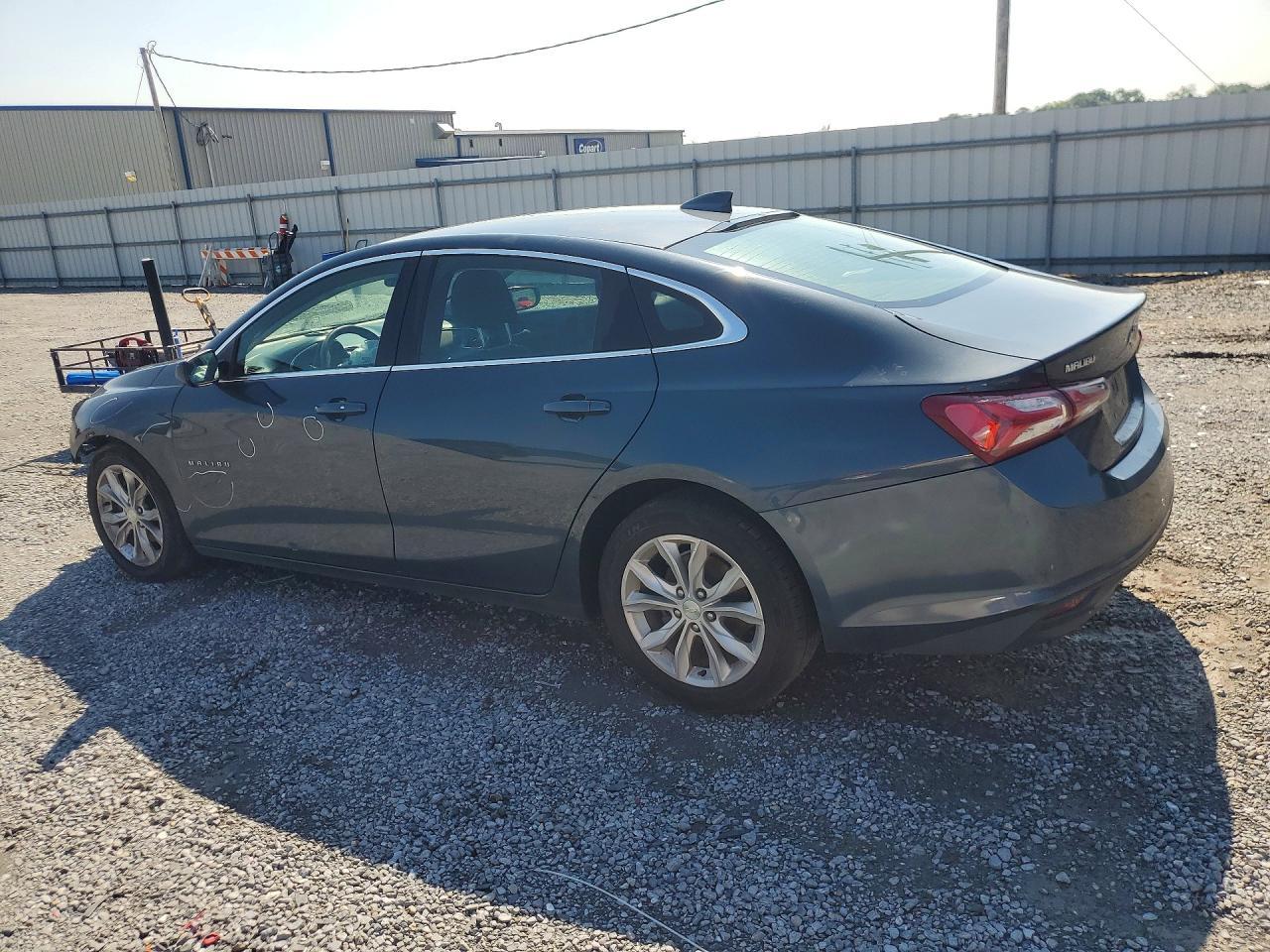 2020 Chevrolet Malibu - zdjęcie 2