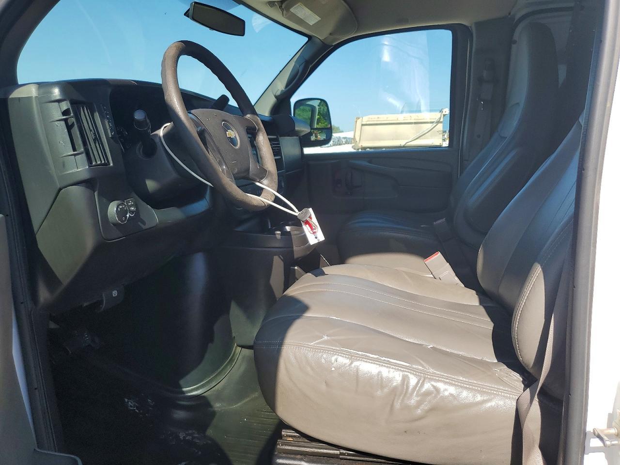2015 Chevrolet Express G2500 - zdjęcie 7