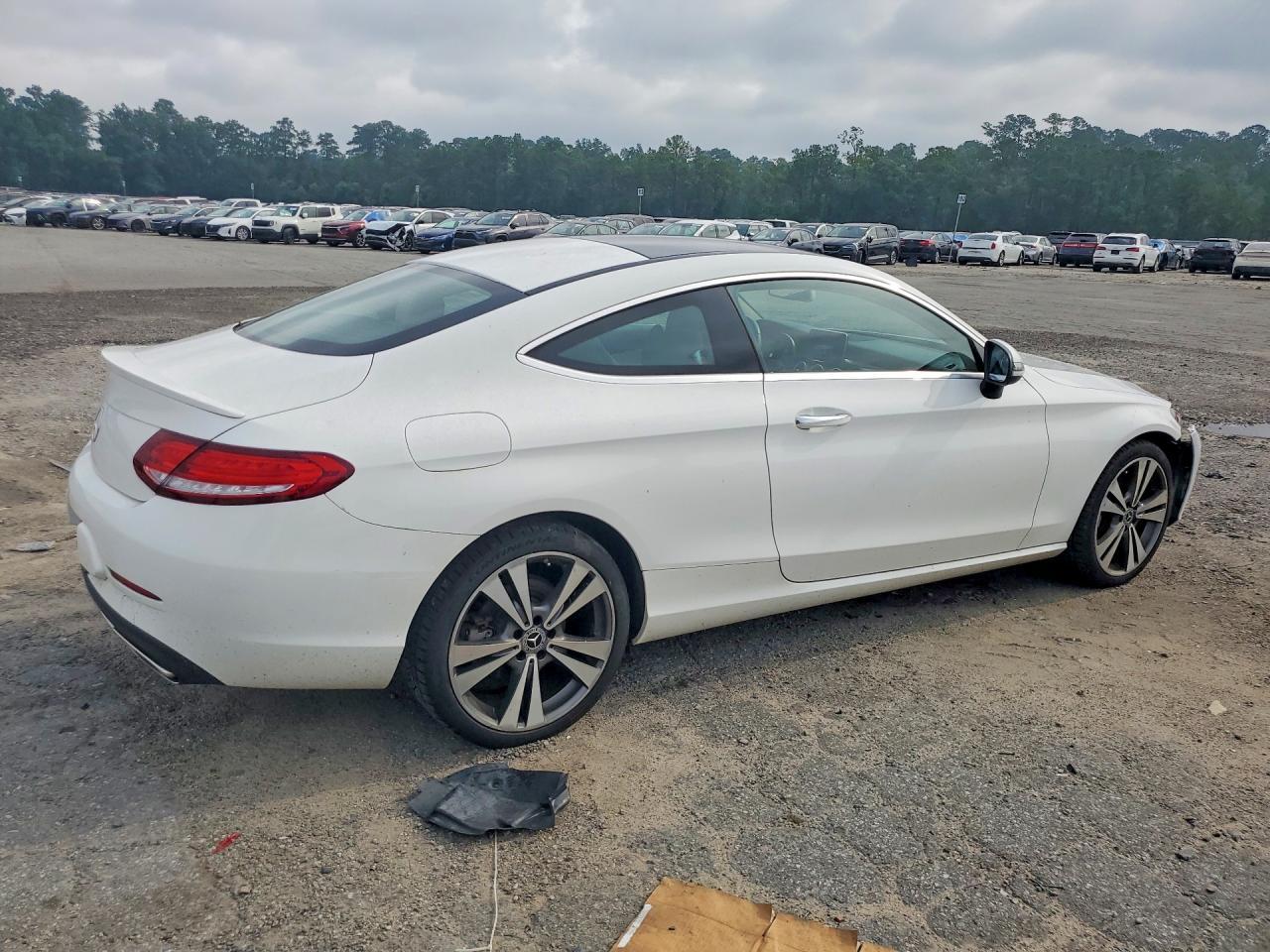 2017 Mercedes-Benz C 300 - zdjęcie 3
