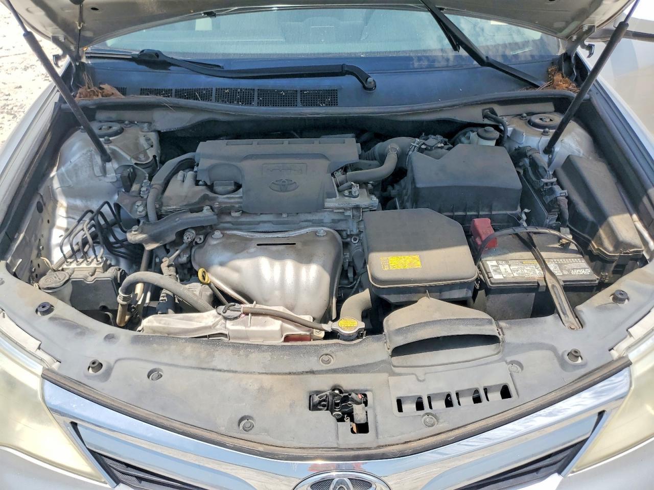 2013 Toyota Camry Le - zdjęcie 11
