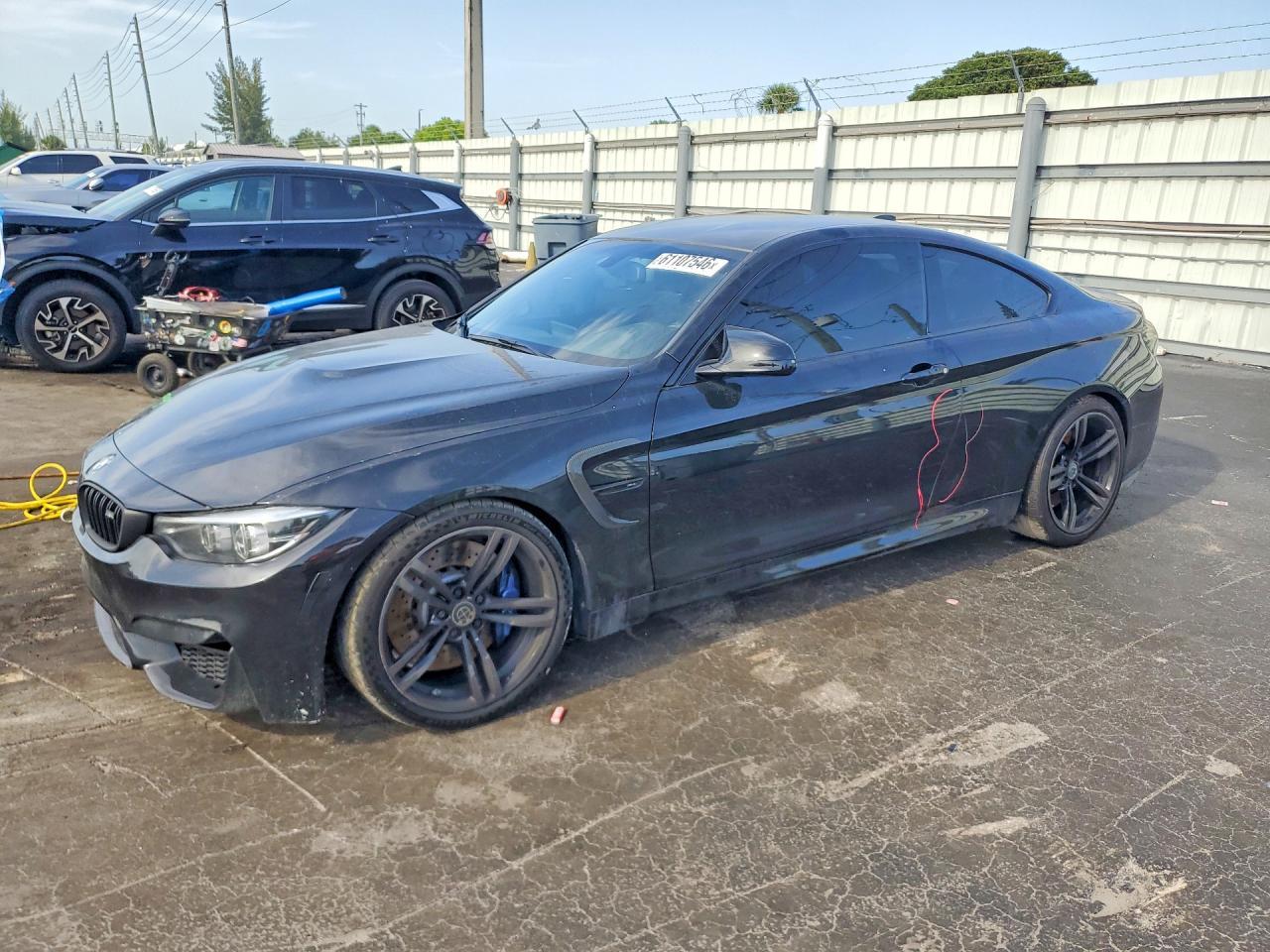 2018 BMW M4 - zdjęcie główne