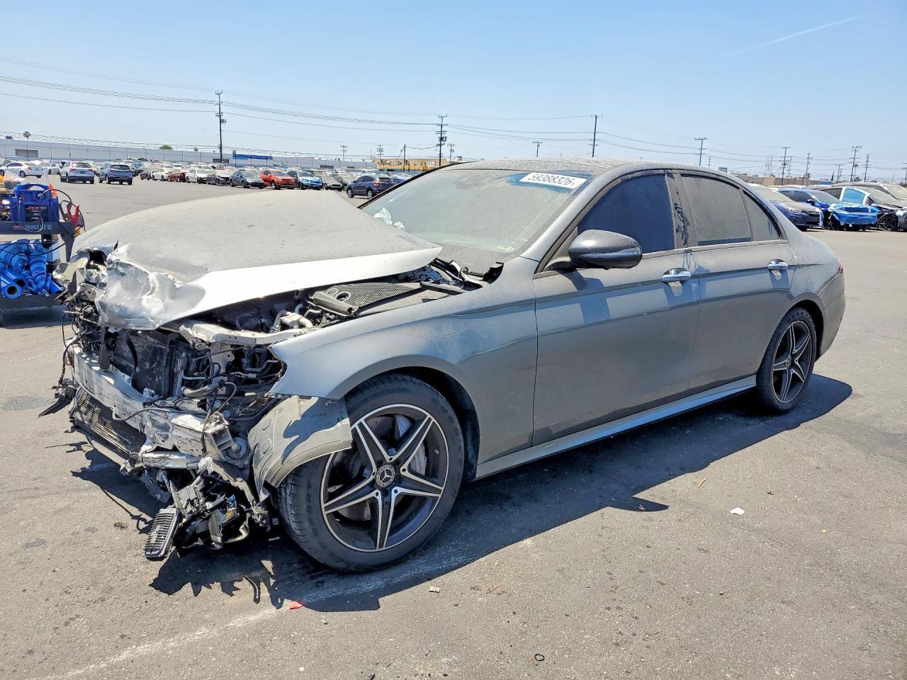 2019 Mercedes-Benz E 300 4Matic - zdjęcie główne
