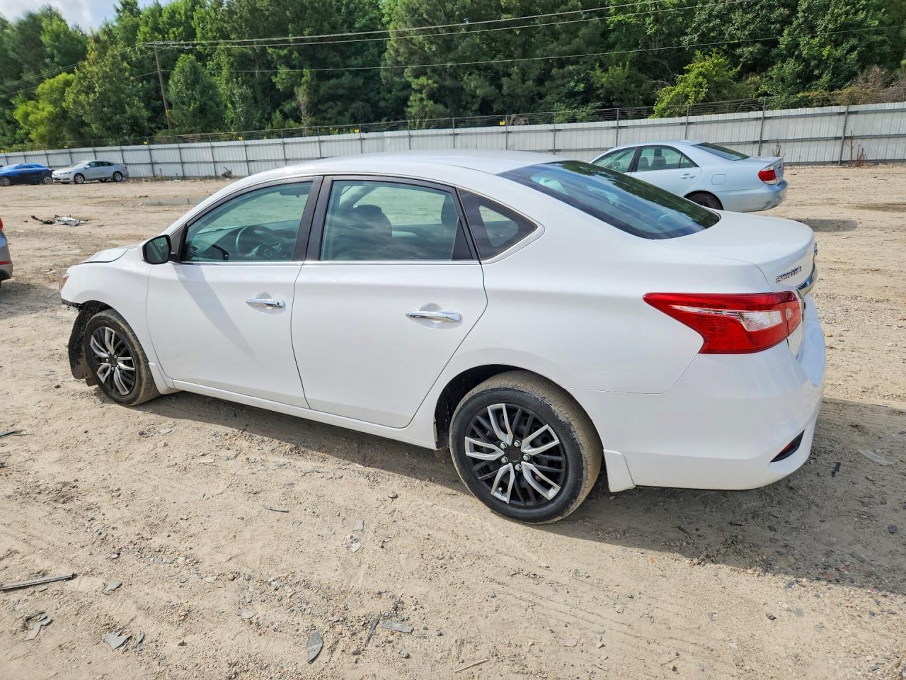 2019 Nissan Sentra S - zdjęcie 2