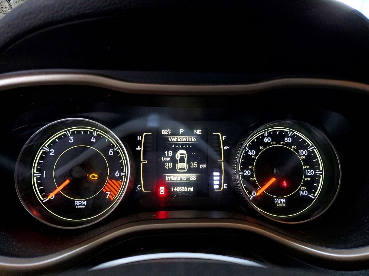 2014 Jeep Cherokee Sport - zdjęcie 9