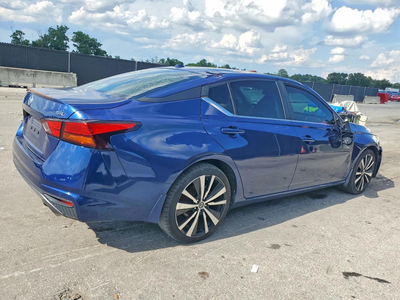 2020 Nissan Altima Sr - zdjęcie 4