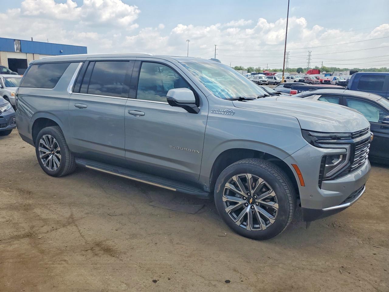 2026 Chevrolet Suburban K1500 High Country - zdjęcie 4