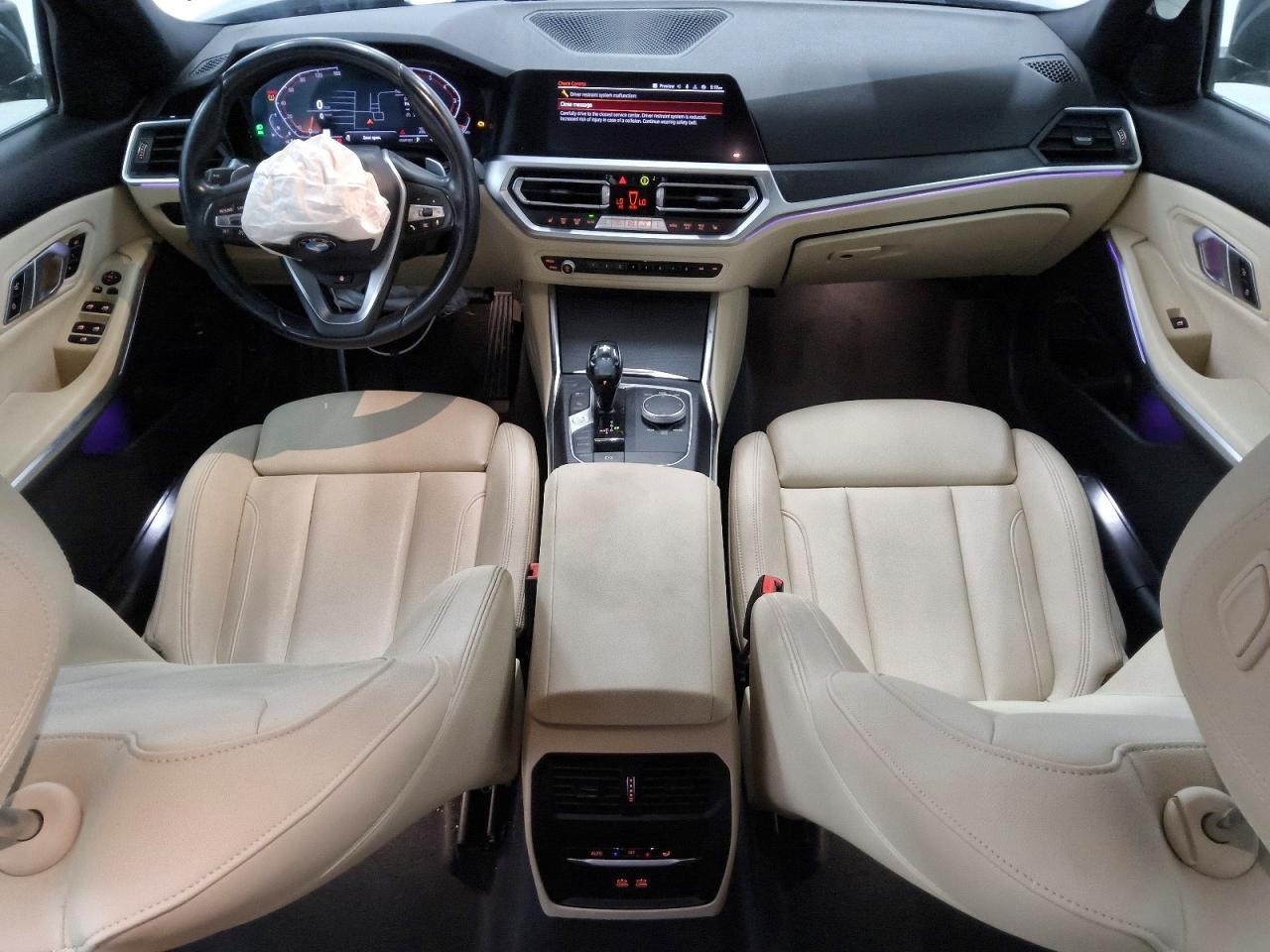 2021 BMW Seria 3 330i - zdjęcie 8