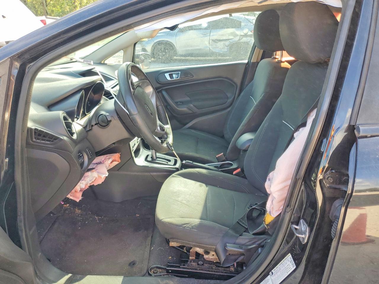 2014 Ford Fiesta Se - zdjęcie 7