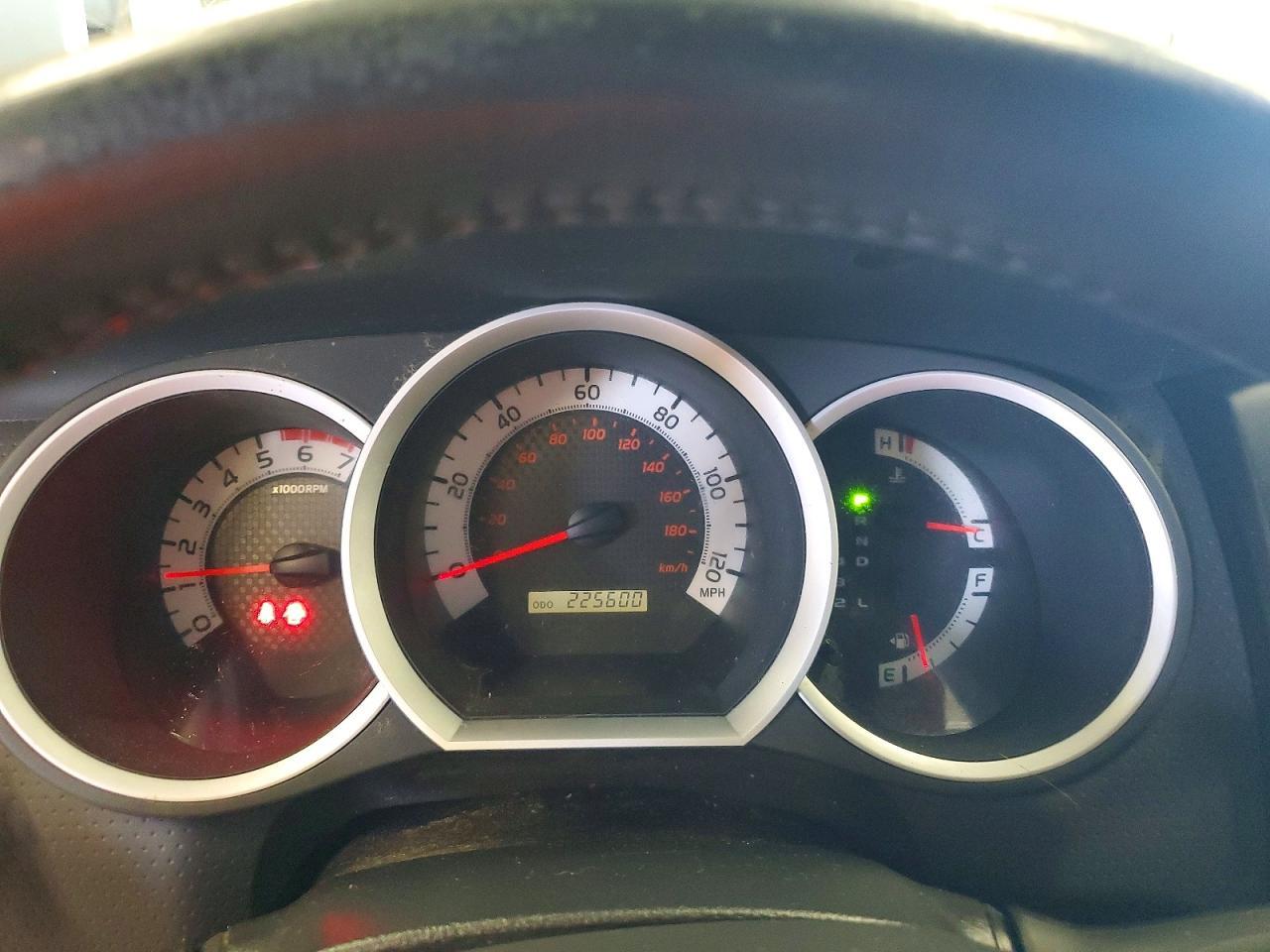 2015 Toyota Tacoma V6 - zdjęcie 9